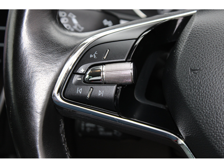 2021 Skoda Superb - image 19