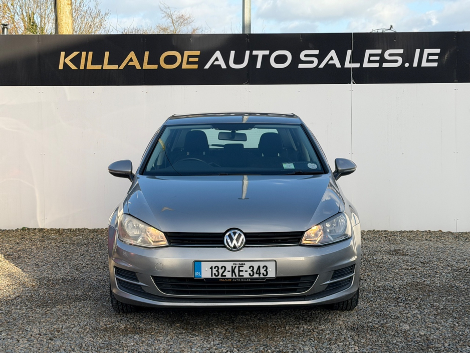 2013 Volkswagen Golf - image 2