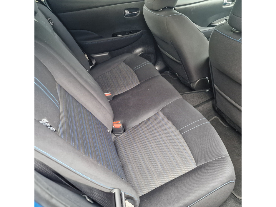 2021 Nissan Leaf - image 12