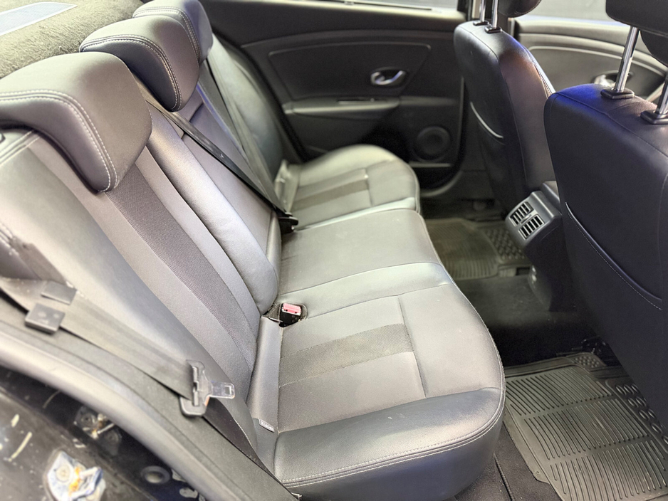2012 Renault Fluence - image 17