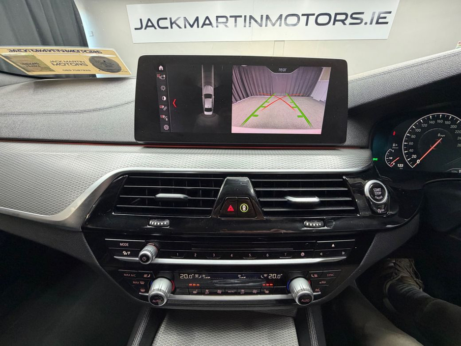 2019 BMW 5 Series - image 26