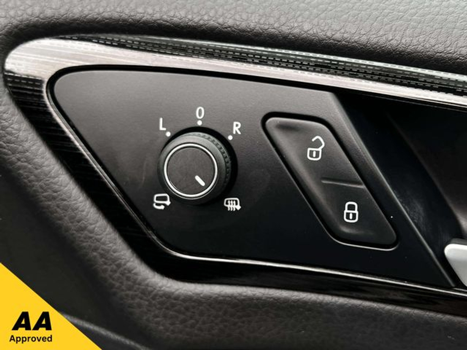 2019 Volkswagen Golf - image 10