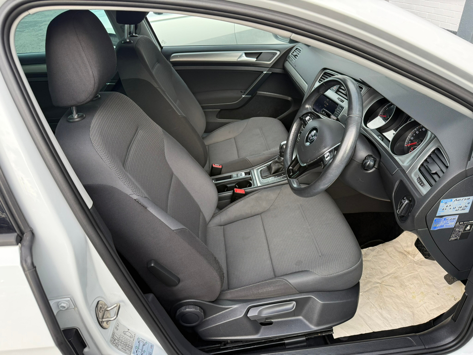 2016 Volkswagen Golf  €15,590