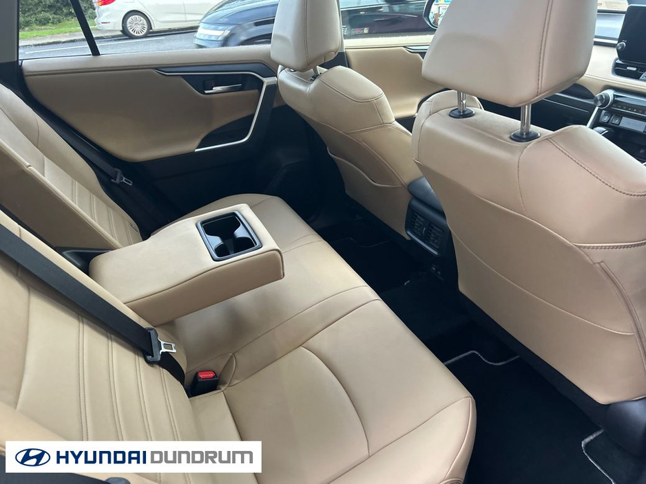 2024 Toyota Rav4 - image 9