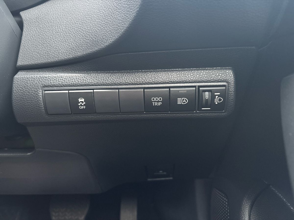 2023 Toyota Corolla - image 17