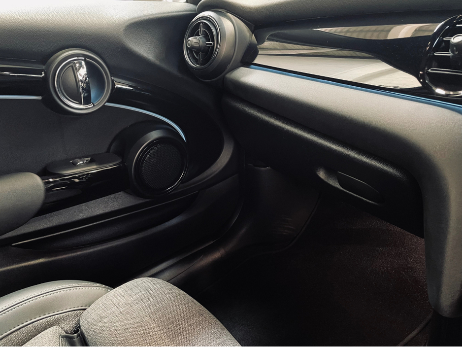 2023 MINI Cooper S - image 17