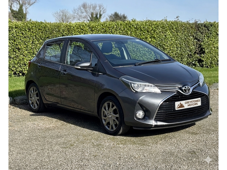 2015 Toyota Yaris - image 3