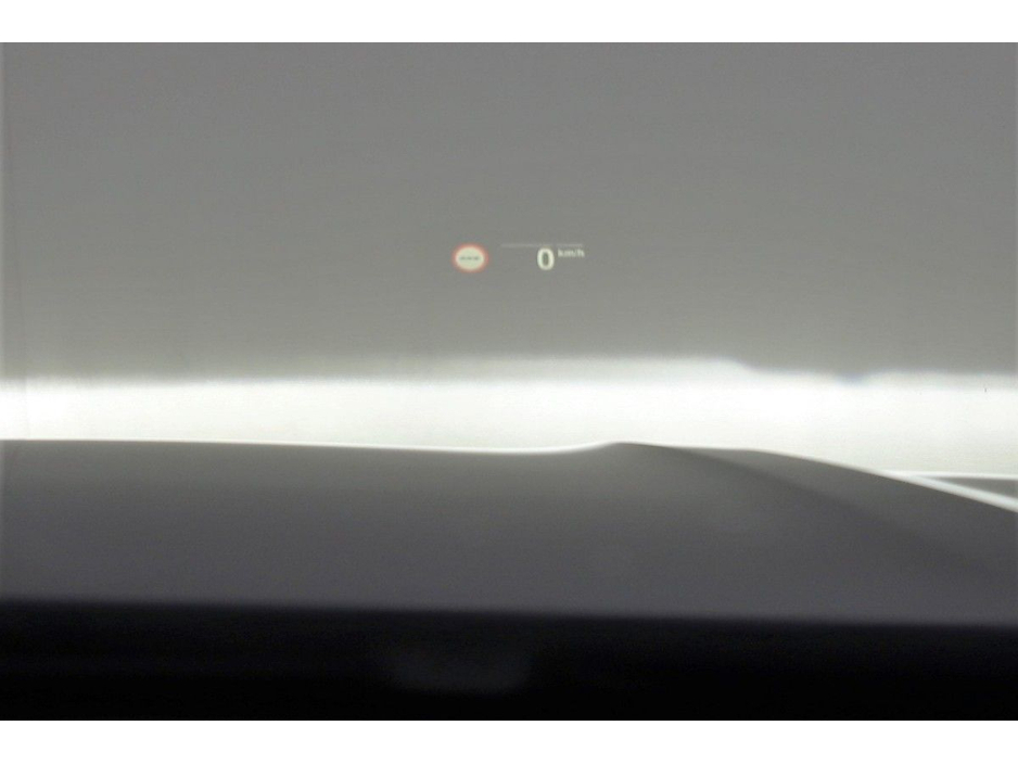 2020 BMW 7 Series - image 18