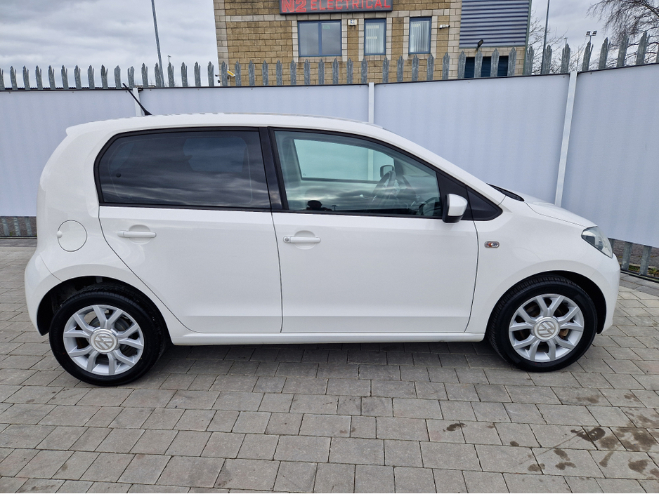 2015 Volkswagen up! - image 12