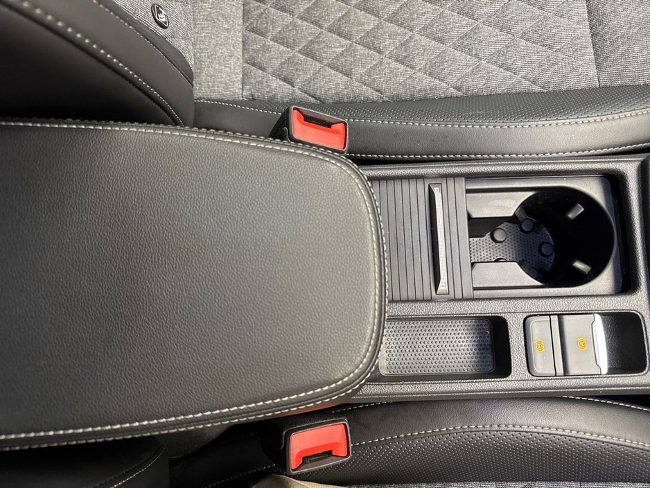 2025 Skoda Octavia - image 15