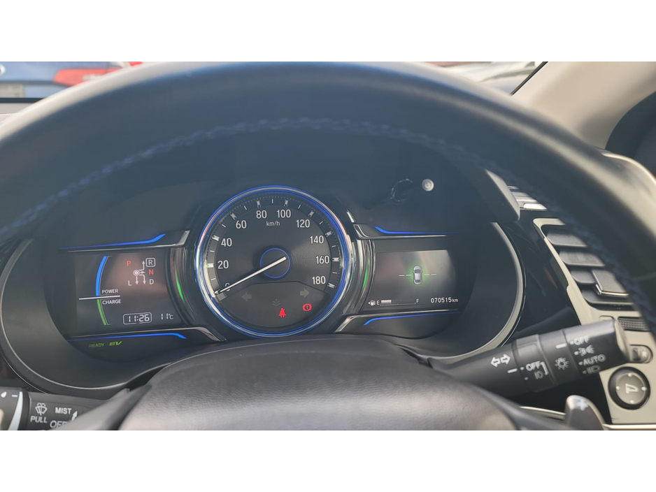 2017 Honda Grace - image 18