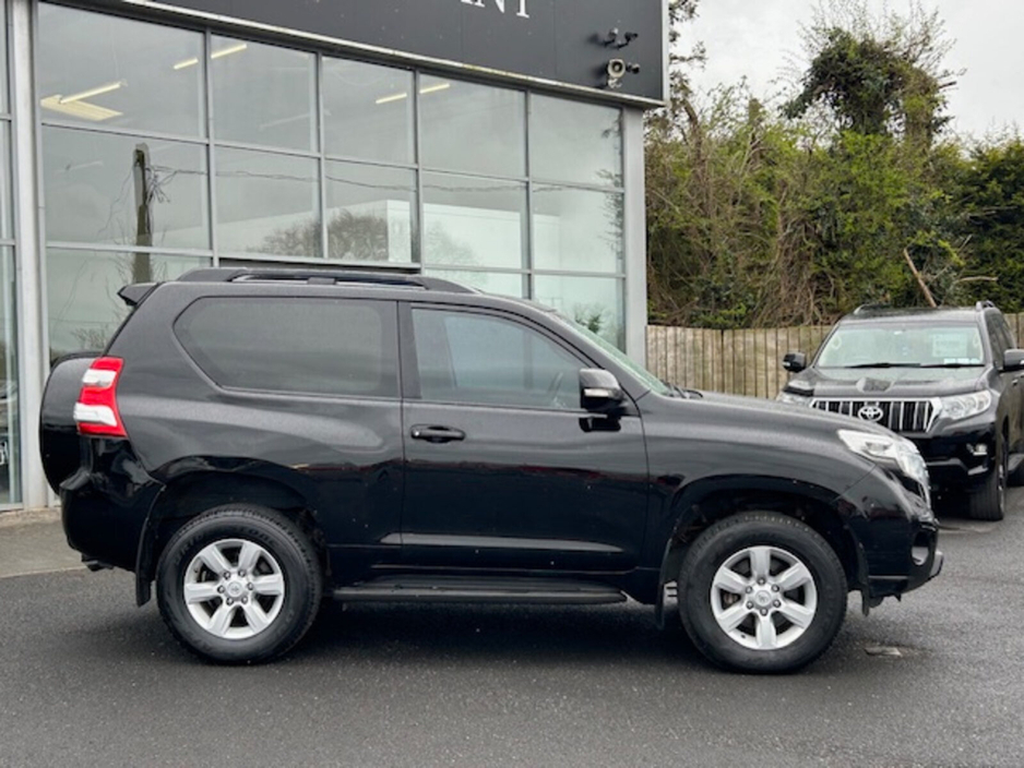 2016 Toyota Landcruiser - image 9