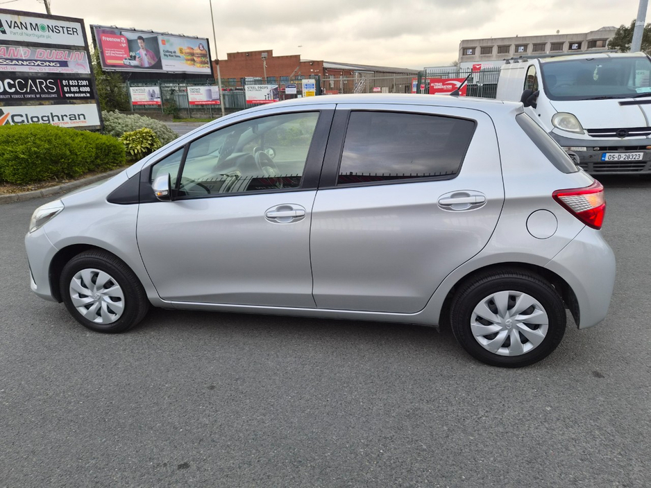 2019 Toyota Vitz - image 6
