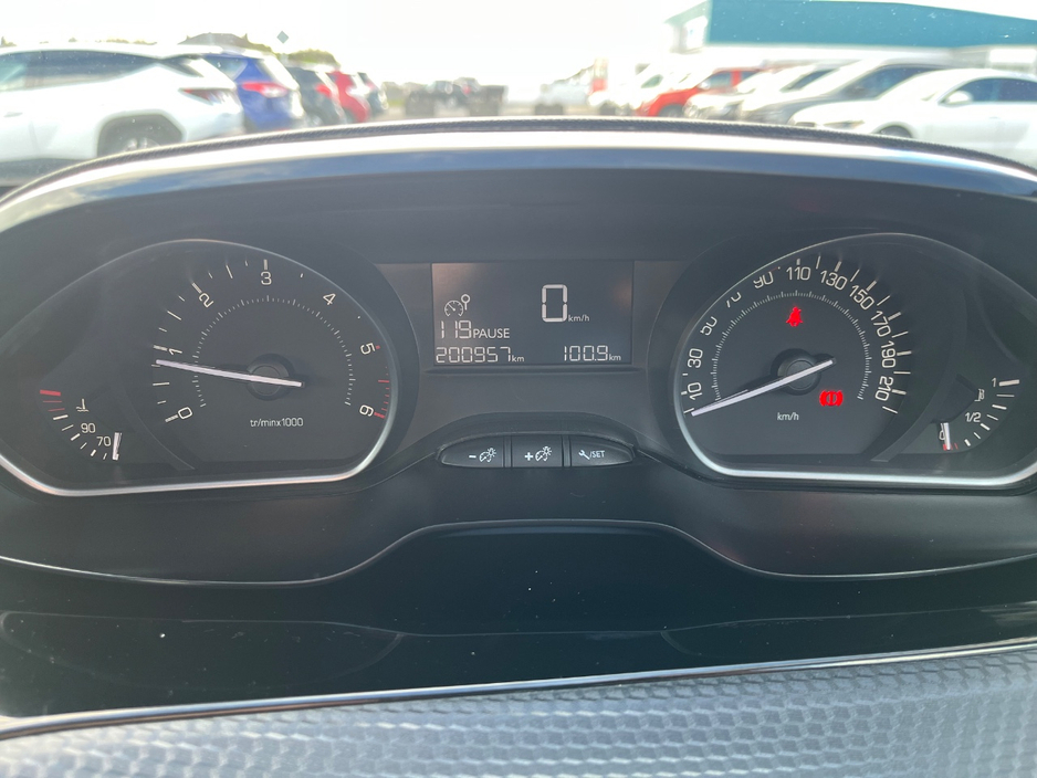 2016 Peugeot 2008 - image 18