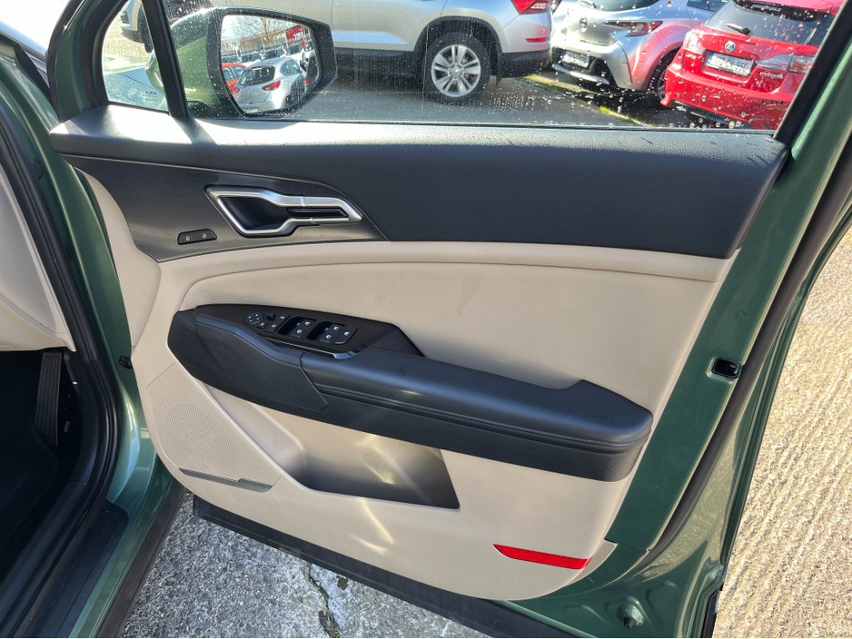2022 Kia Sportage - image 15
