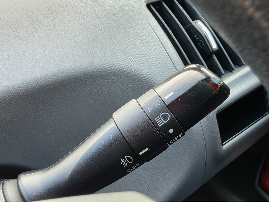 2012 Toyota Prius Alpha (7 Seater) - SELF CHARGING HYBRID -ALLOYS - REVERSE CAMERA -SIMI DEALER - LOW ROAD TAX BAND €12,450