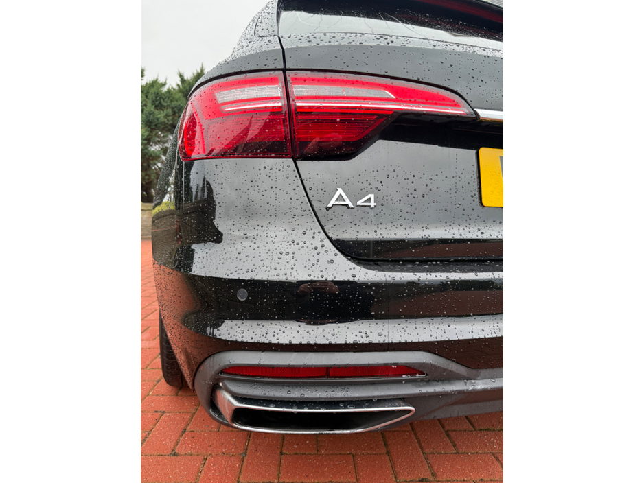 2020 Audi A4 35 TDI 163HP S Tronic SE €25,995