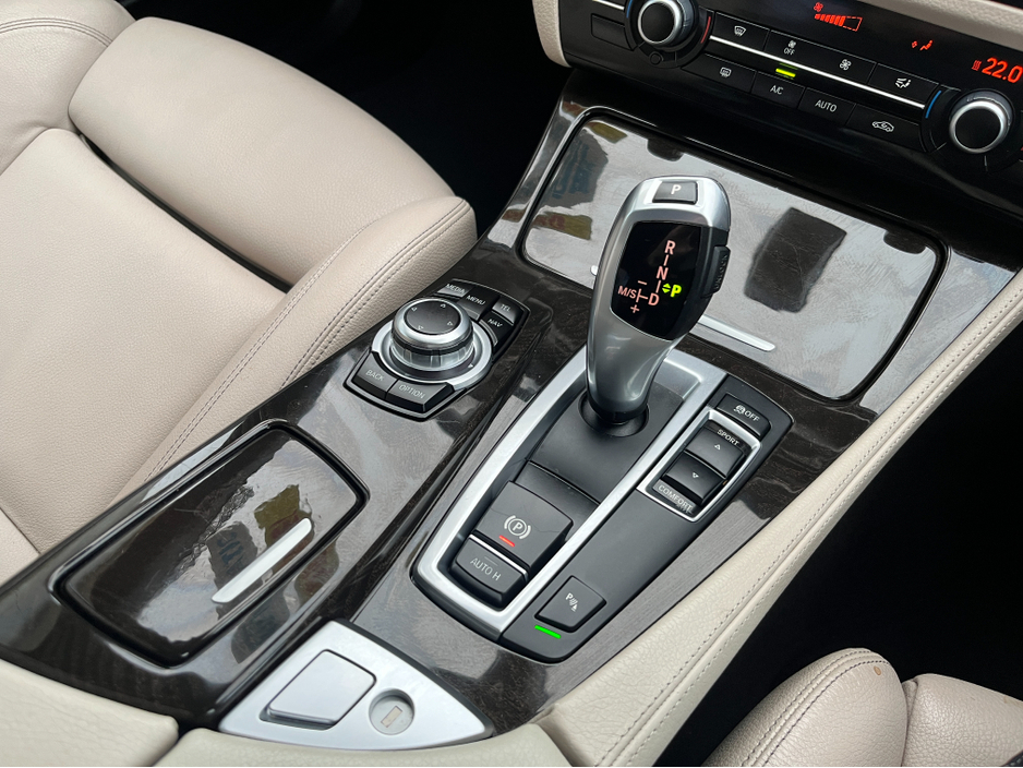 2016 BMW 5 Series 520D M-SPORT AUTOMATIC 2.0 DIESEL