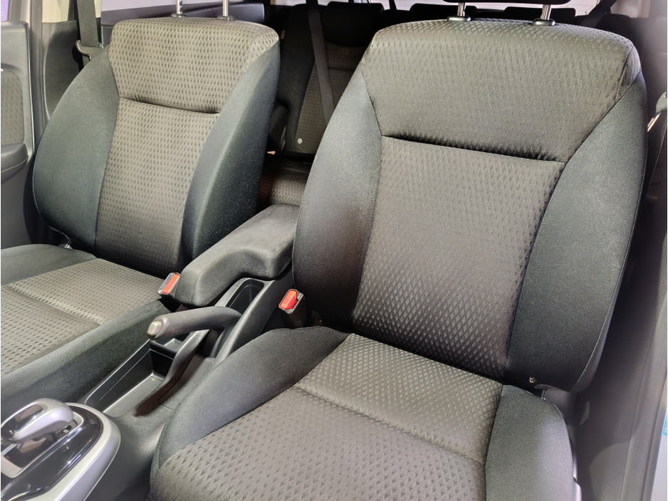 2020 Honda Fit - image 12