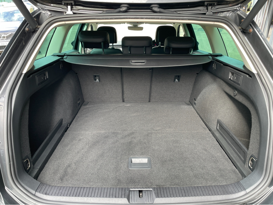 2019 Volkswagen Passat - image 15