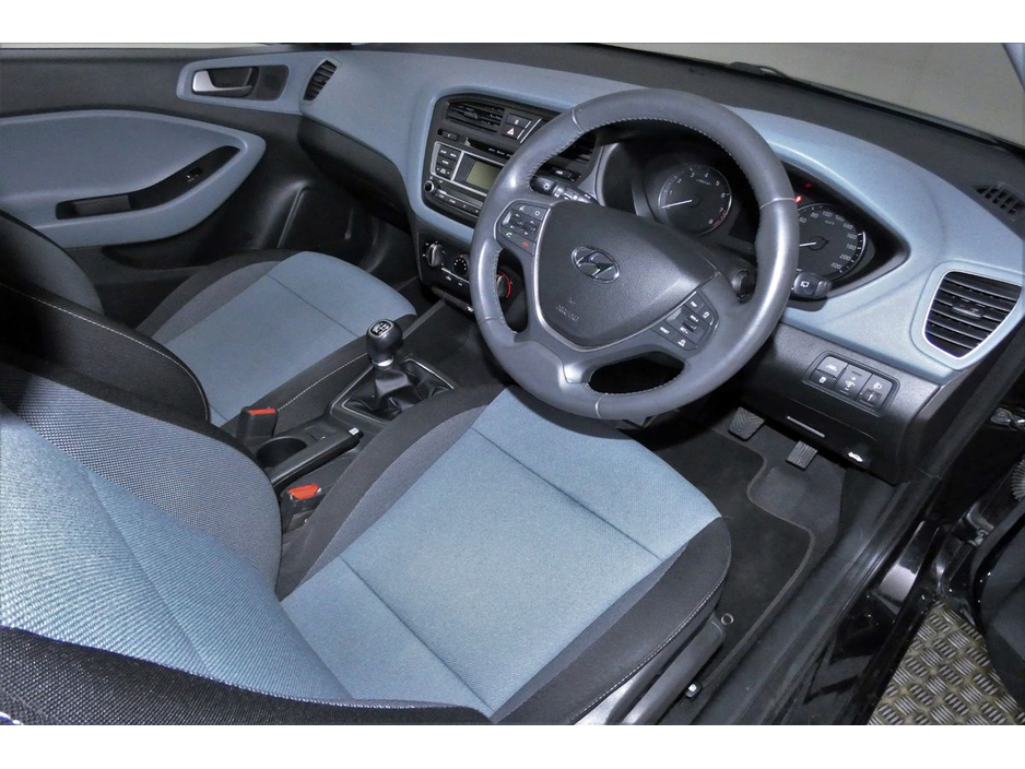 2018 Hyundai i20 - image 13