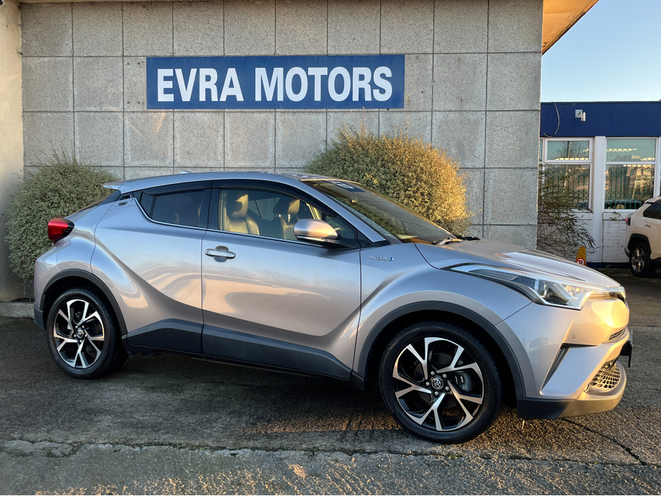 2017 Toyota C-HR SOL AUTOMATIC HYBRID 1.8 PETROL //HIGH SPEC//LOW MILES//REVERSE CAMERA//HALF LEATHER HEATED SEATS//KEYLESS ENTRY//ADAPTIVE CRUISE CONTROL// €18,950