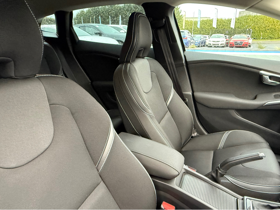 2019 Volvo V40 MOMENTUM - D4 2.0L DIESEL - AUTO - 12M WARRANTY - CAR: 1616