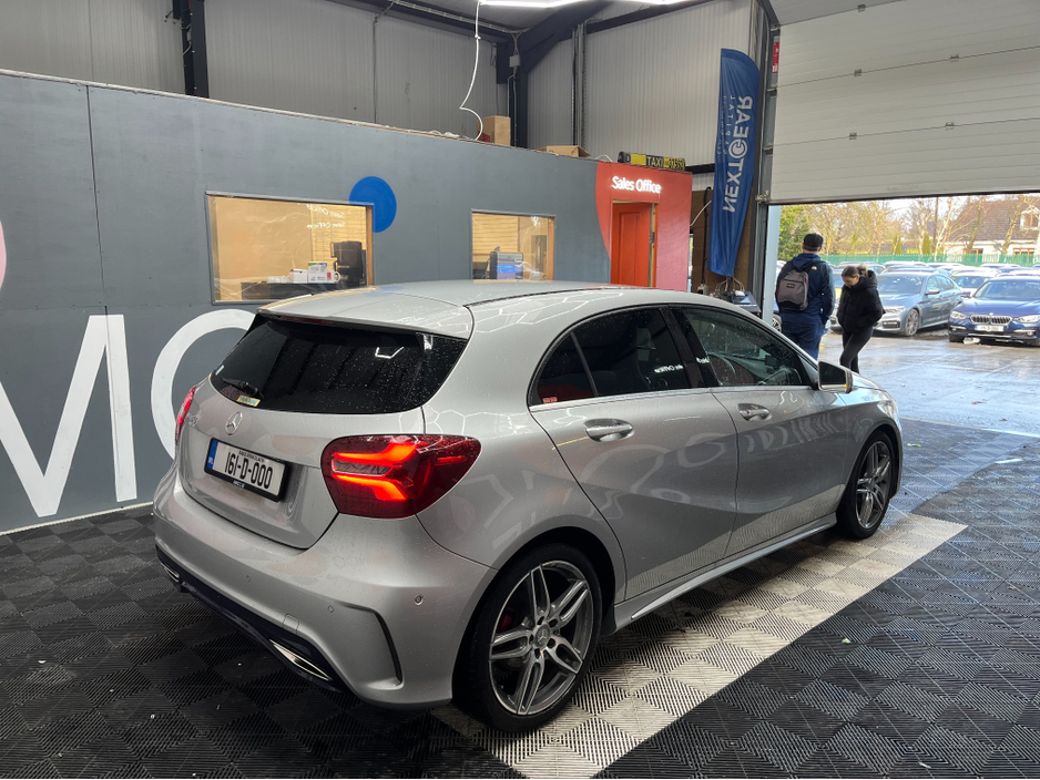 2016 Mercedes-Benz A Class 2016 MERCEDES-BENZ A180 SPORT RADAR SAFETY PACKAGE 1.6 AUTOMATIC / CRUISE CONTROL / REVERSE CAMERA / ELECTRIC MEMORY & HEATED SEATS / PADDLE SHIFTERS AND MORE