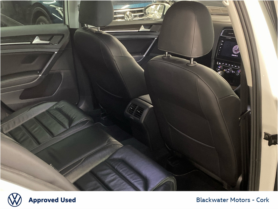 2021 Volkswagen Golf - image 7