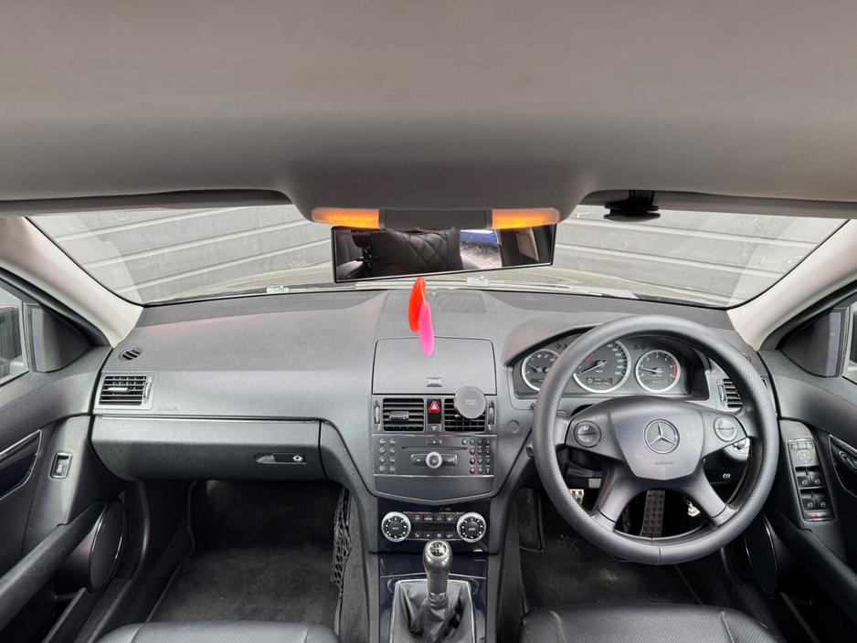 2009 Mercedes-Benz C Class - image 9