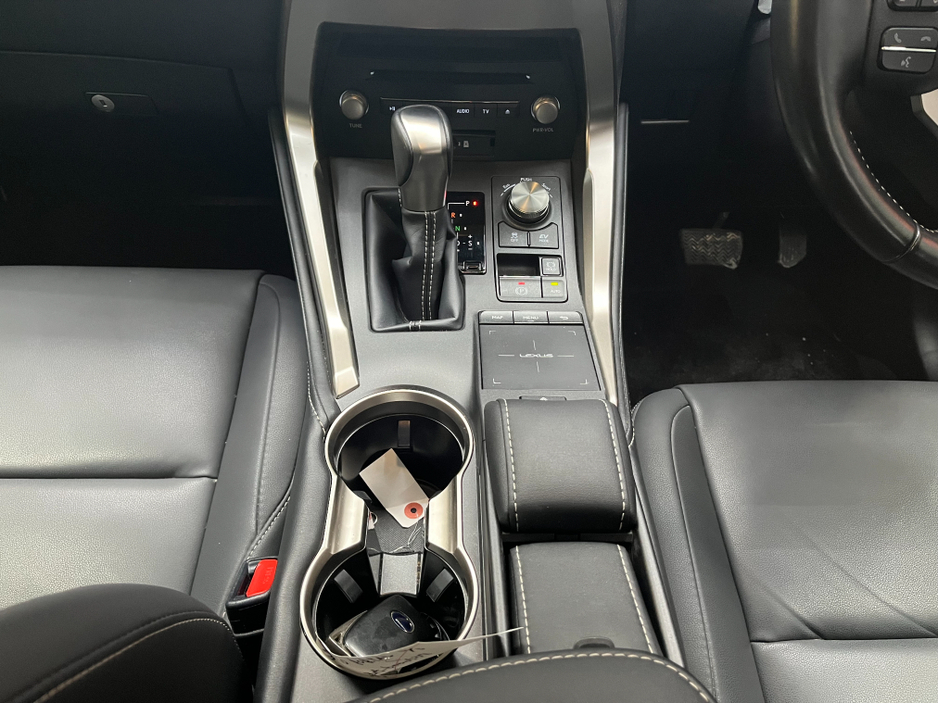 2020 Lexus NX 300 h - image 24