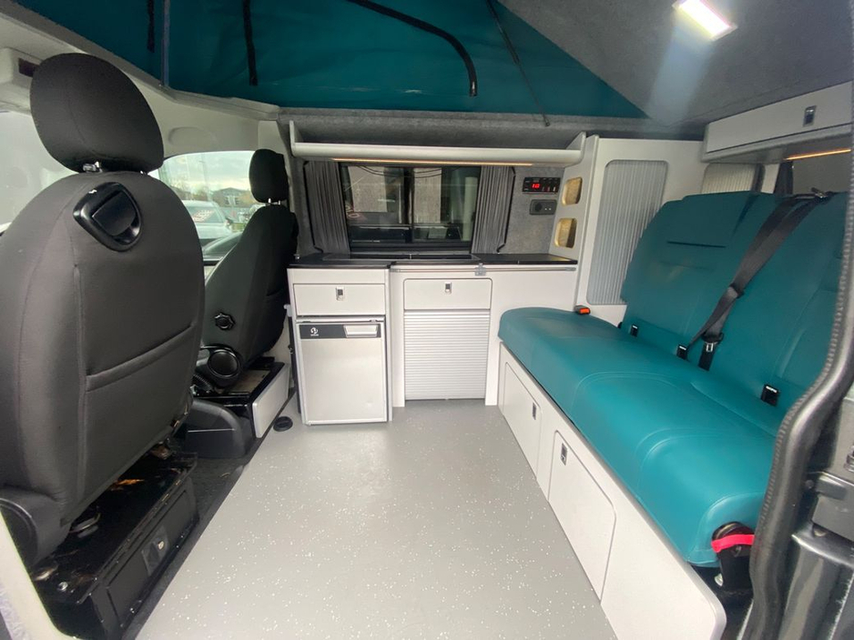 2018 Volkswagen Transporter - image 16