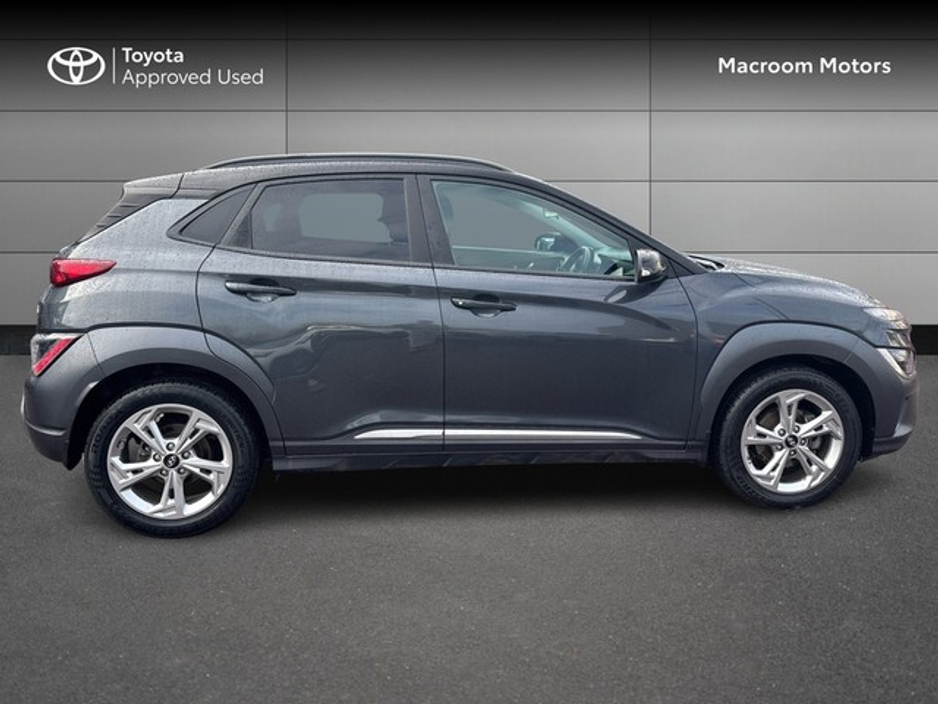 2021 Hyundai Kona KAUAI PETROL TWO - TONE ROOF 5DR EXECUTIVE €17,000