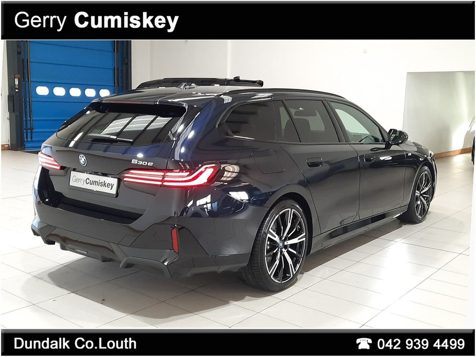 2025 BMW 5 Series - image 17