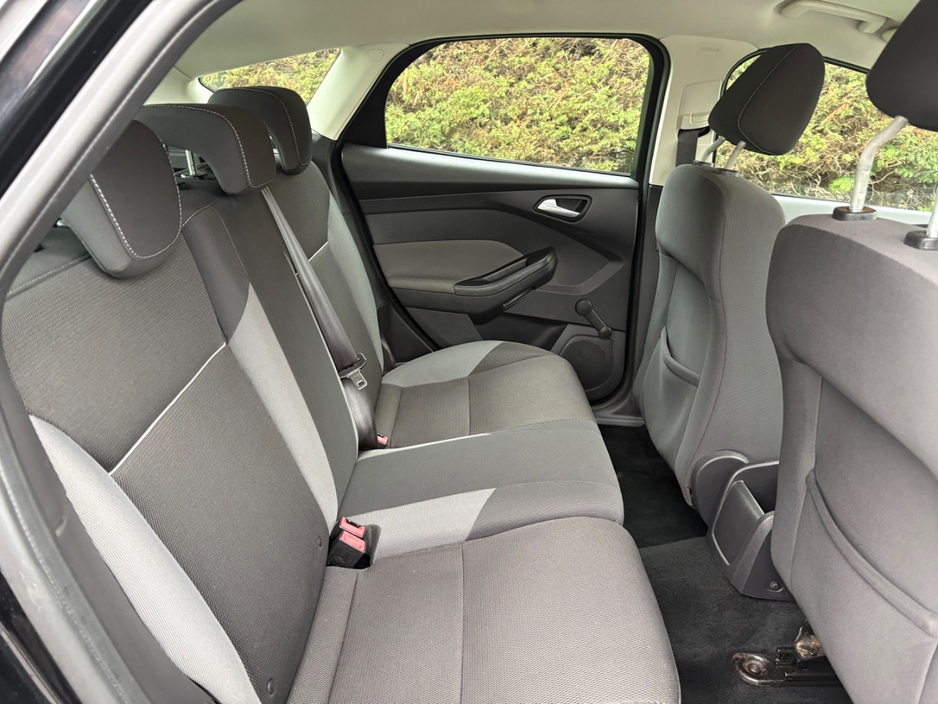 2014 Ford Focus - image 11