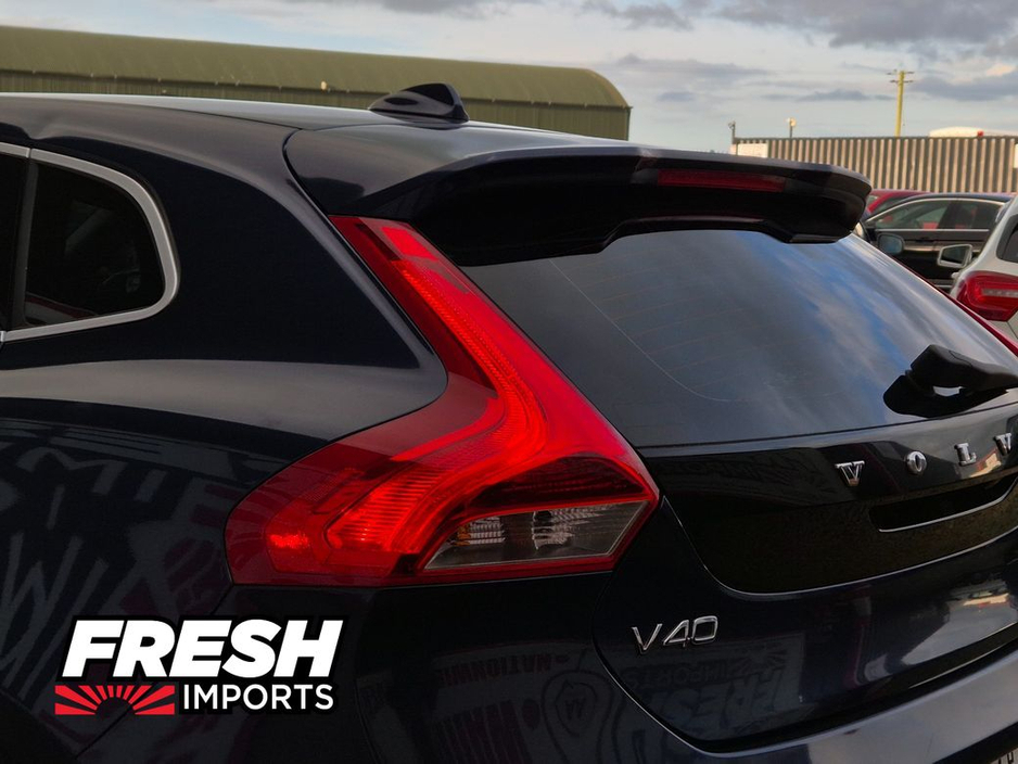 2015 Volvo V40 - image 33