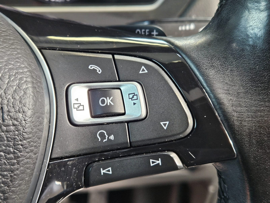 2017 Volkswagen Tiguan - image 12