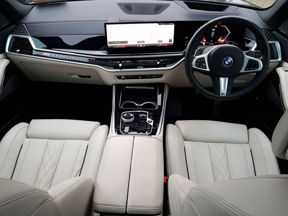 2025 BMW X5 xDrive50e M Sport