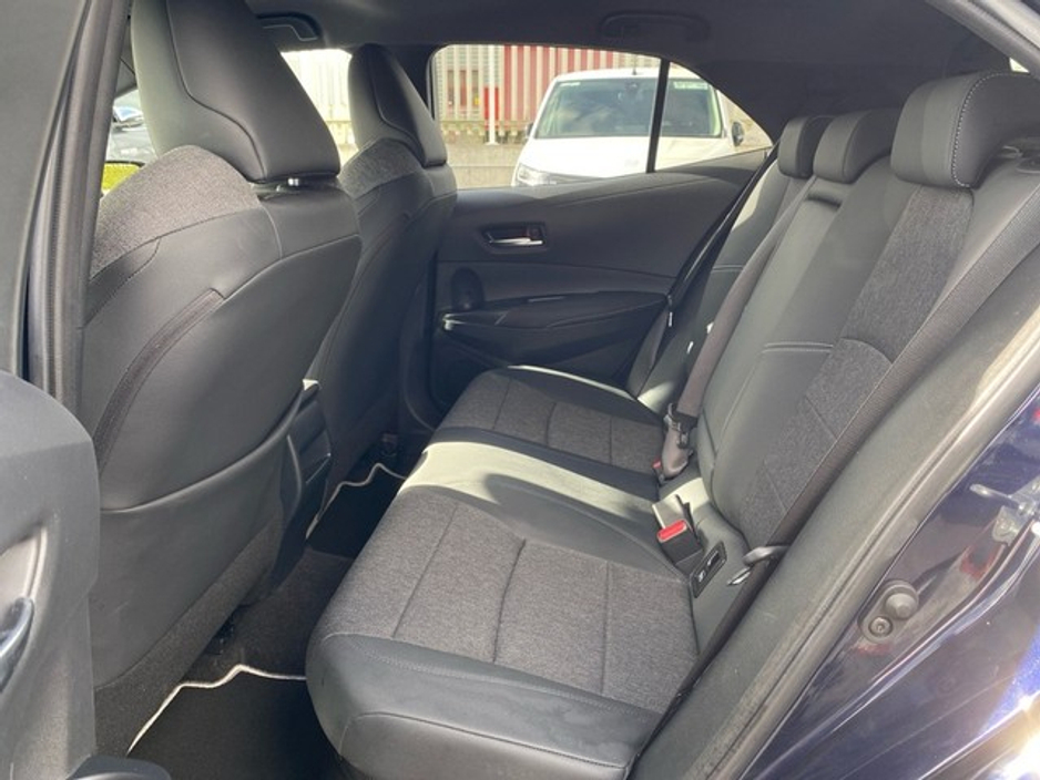 2025 Toyota Corolla - image 7