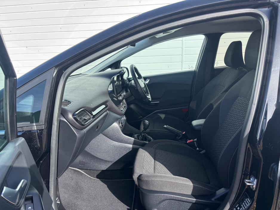 2023 Ford Fiesta - image 12