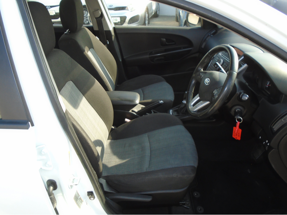 2011 Kia Ceed - image 10