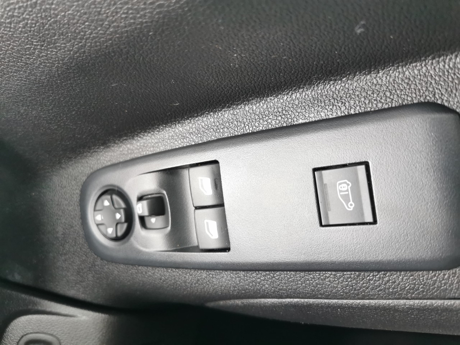 2022 Citroen Berlingo - image 19