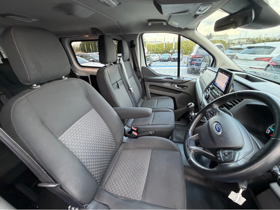 2021 Ford Transit Custom - image 15