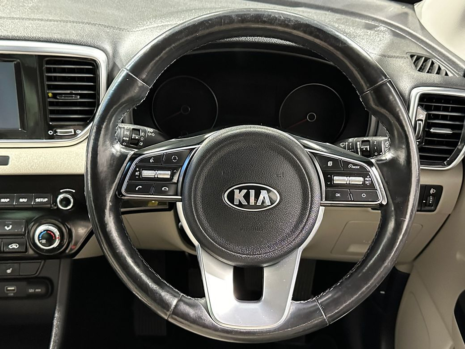 2020 Kia Sportage - image 12