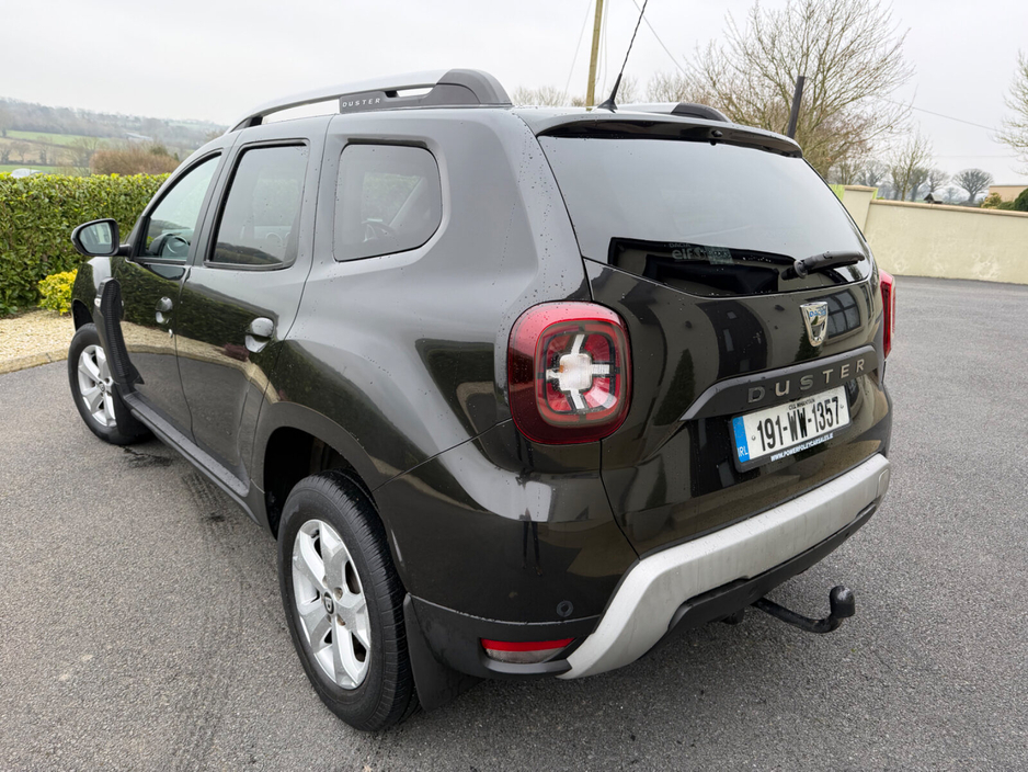2019 Dacia Duster - image 8
