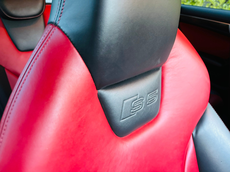 2012 Audi S5 - image 9