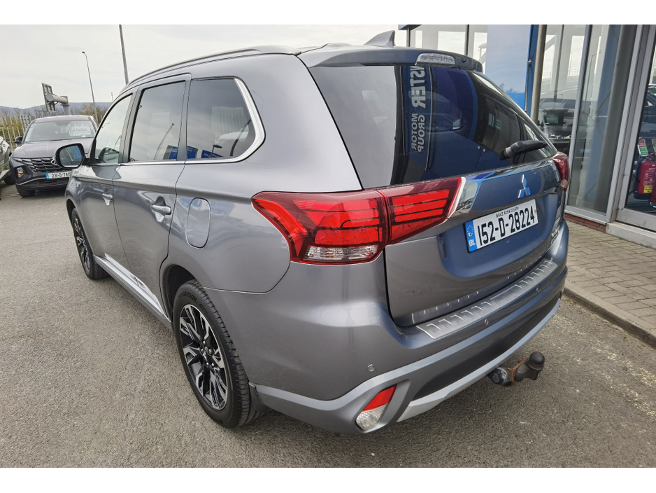 2015 Mitsubishi Outlander - image 6