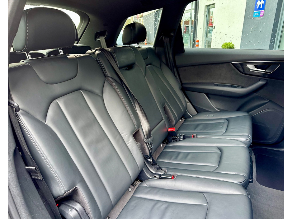 2021 Audi Q7 - image 17