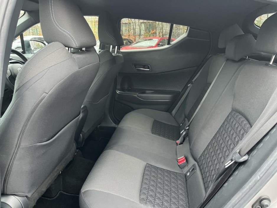 2021 Toyota C-HR - image 7