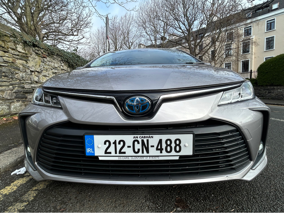 2021 Toyota Corolla - image 2